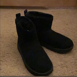 Ugg boots- all weather size 5 womans